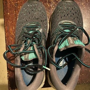 Size 8.5 Brooks Glycerin 16
